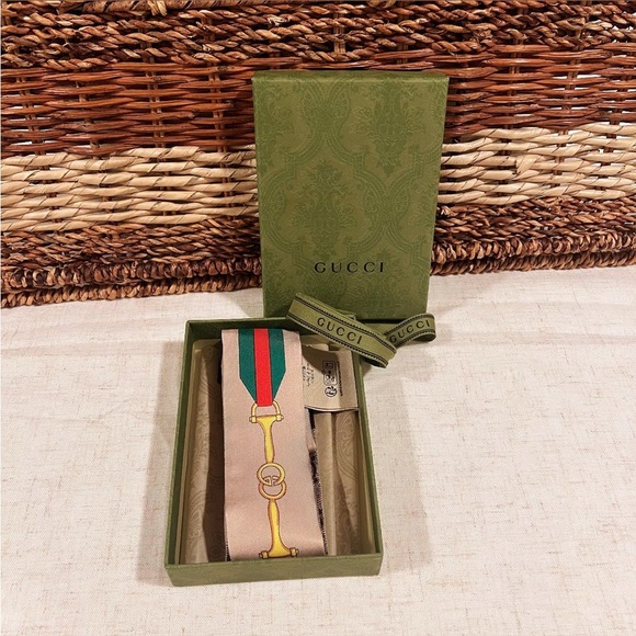 GUCCI Interlocking G Horsebit Web Print Silk Neck Bow In Brown NEW IN BOX - Picture 11 of 12